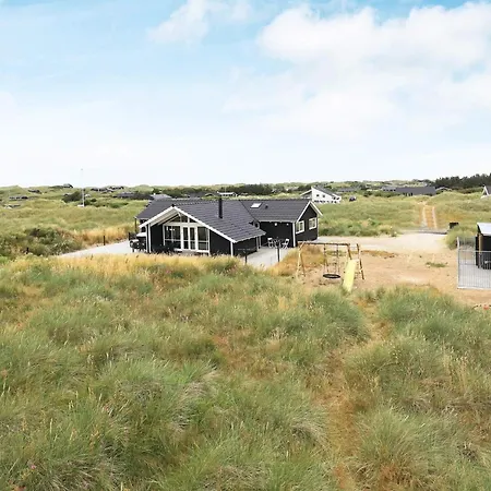 10 Person In Lokken-by Traum Løkken