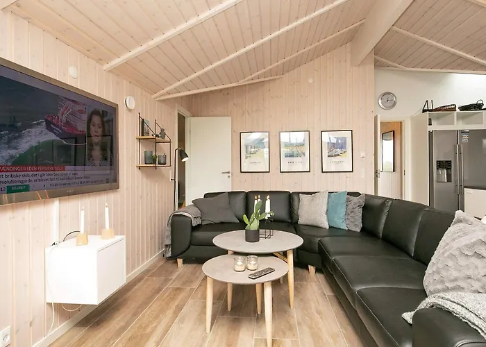 10 Person In Lokken-by Traum *